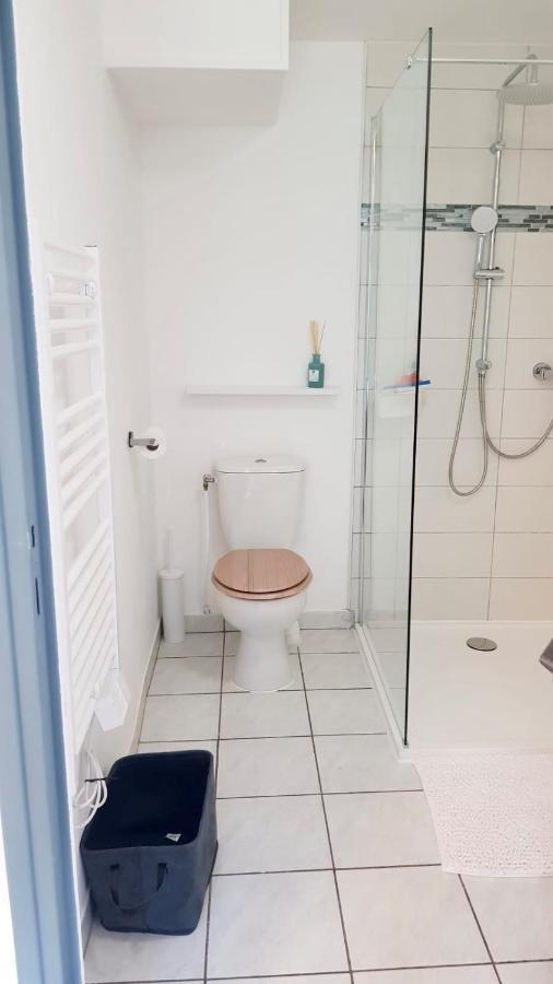 Le First Auversois Charmant Studio Avec Jardinet Apartment Luaran gambar