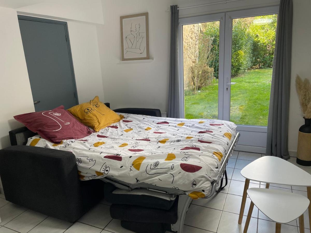 Le First Auversois Charmant Studio Avec Jardinet Apartment Luaran gambar