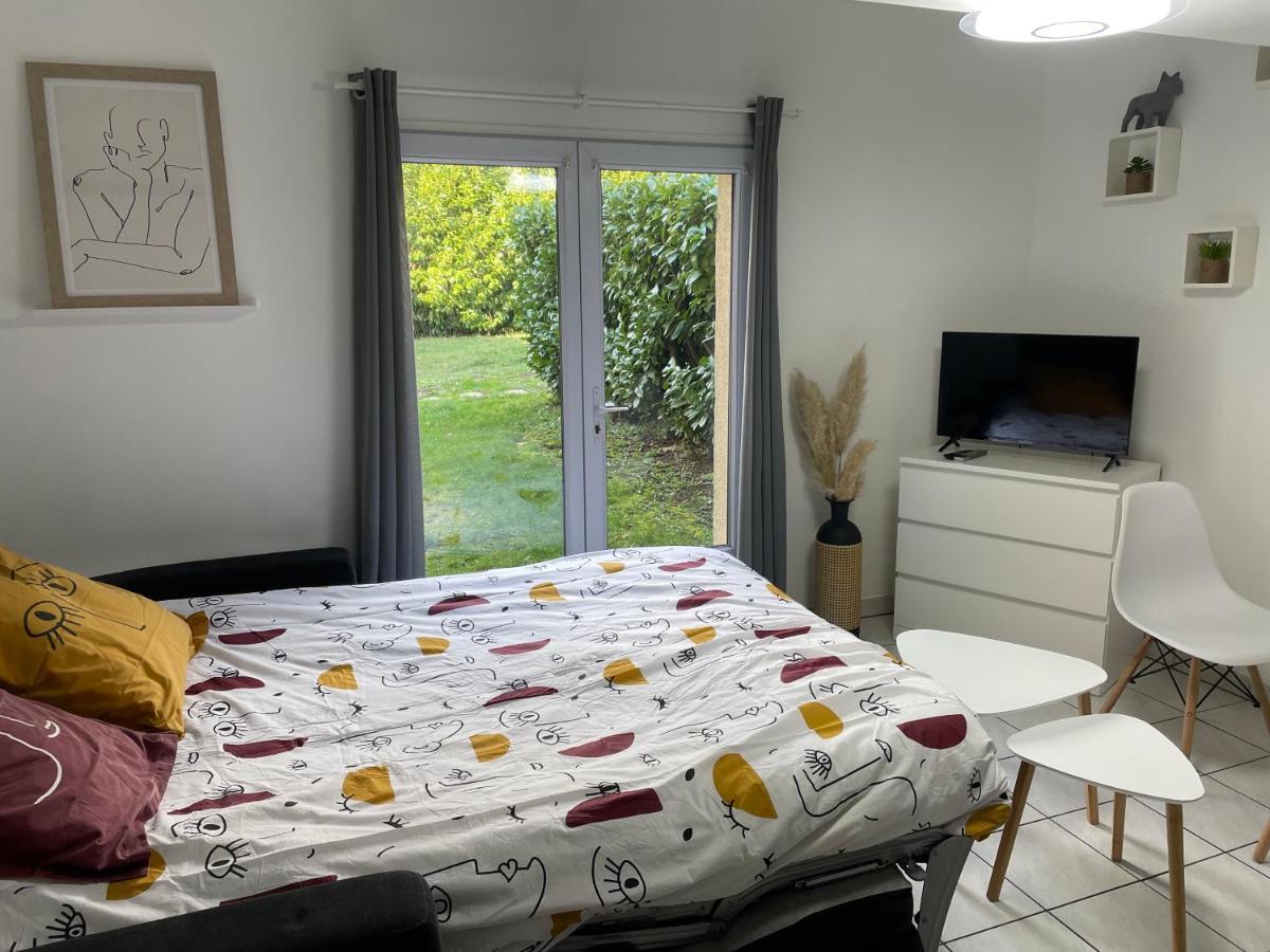 Le First Auversois Charmant Studio Avec Jardinet Apartment Luaran gambar
